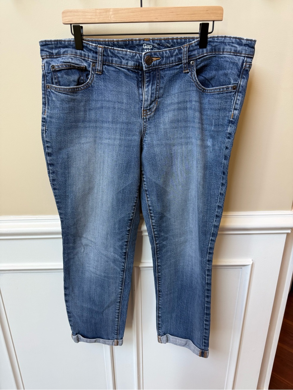 GAP Cropped Ankle Jeans in Faded Blue